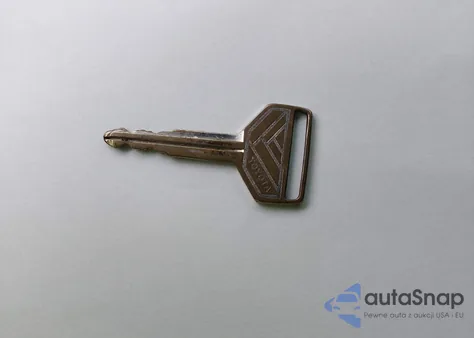 1989 Toyota Camry Le z USA, uszkodzony, nr VIN JT2VV22E6K0065099